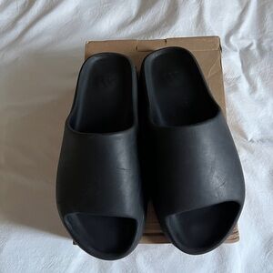 Yeezy Slide